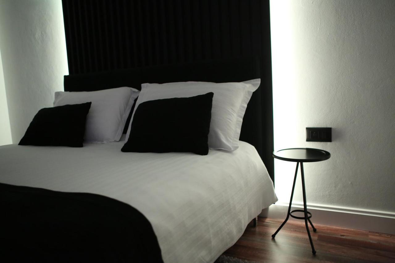 Dark Boutique Hotel Shkoze Eksteriør bilde