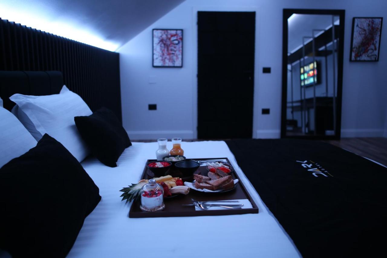 Dark Boutique Hotel Shkoze Eksteriør bilde