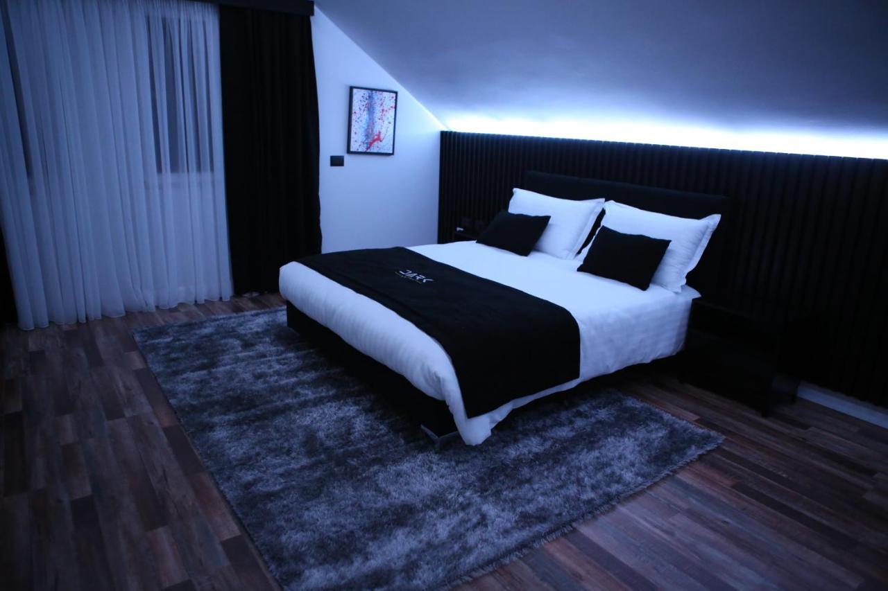 Dark Boutique Hotel Shkoze Eksteriør bilde